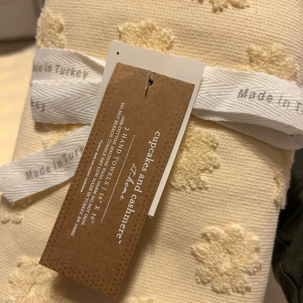 Cupcakes and Cashmere 4 pc Bath Towels  Set 100% Cotton NEW! - Picture 3 of 6